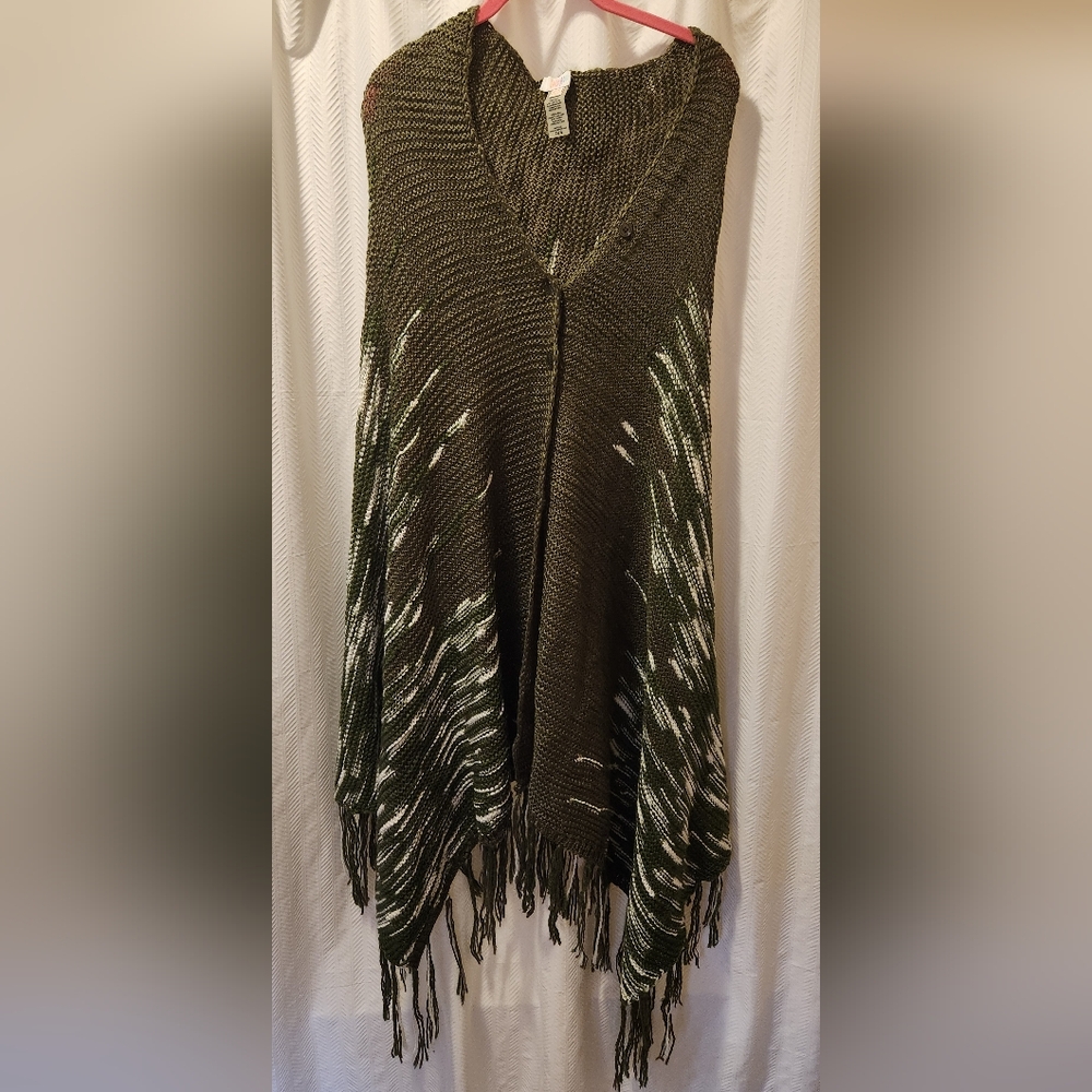 LuLaRoe Mimi Fringe Poncho, O/S, NWOT